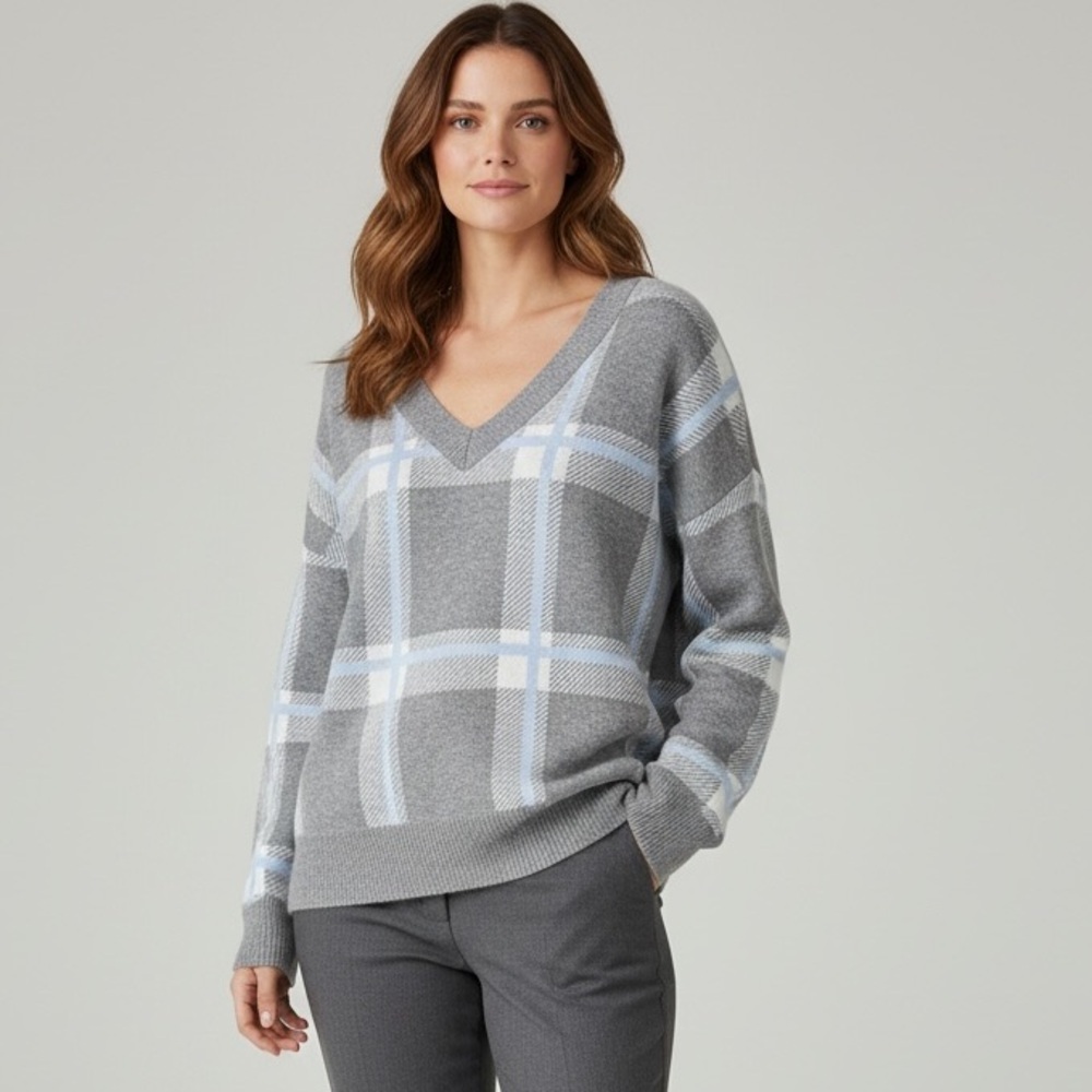 Max Studio NWOT. Never worn super soft. Large. V neck plaid print gray blues